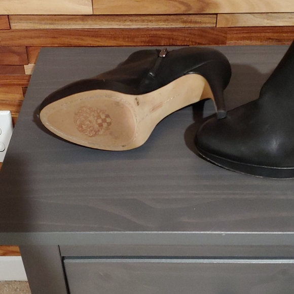 Vince Camuto 4 inch heels. - Picture 3 of 10